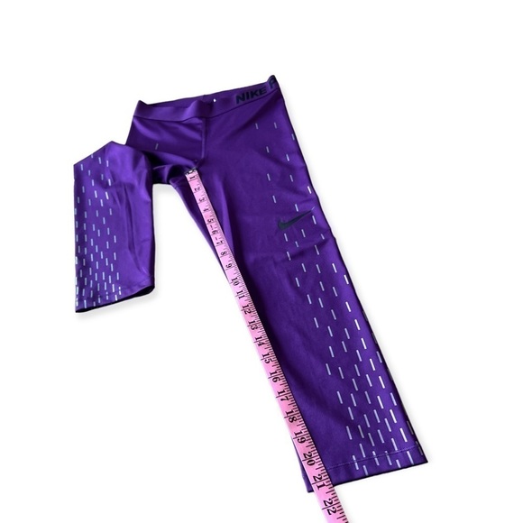 Nike Pro Women’s Royal Purple Capri 3/4 Length Leggings, Small - Picture 6 of 7